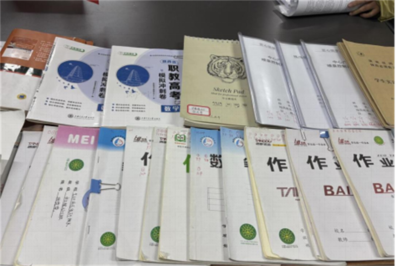 12�?7日十佳教案、優(yōu)秀作業(yè)評(píng)比活動(dòng)1018.png