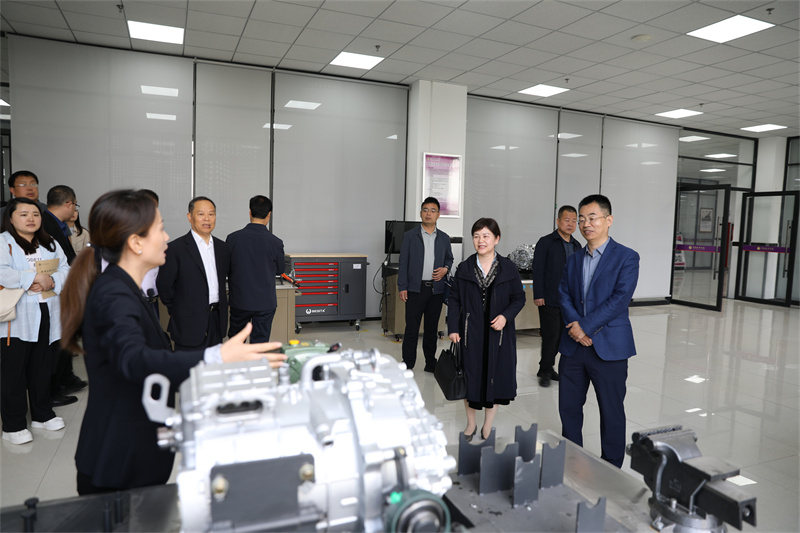 參觀2.JPG 參觀2.JPG